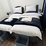 Ultra Modern Apt Free Parking